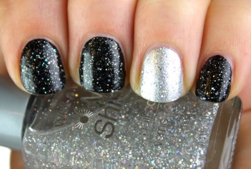 wet 'n' wild Kaleidoscope (1 coat) über China Glaze Haunting und wet 'n' wild Silvivor